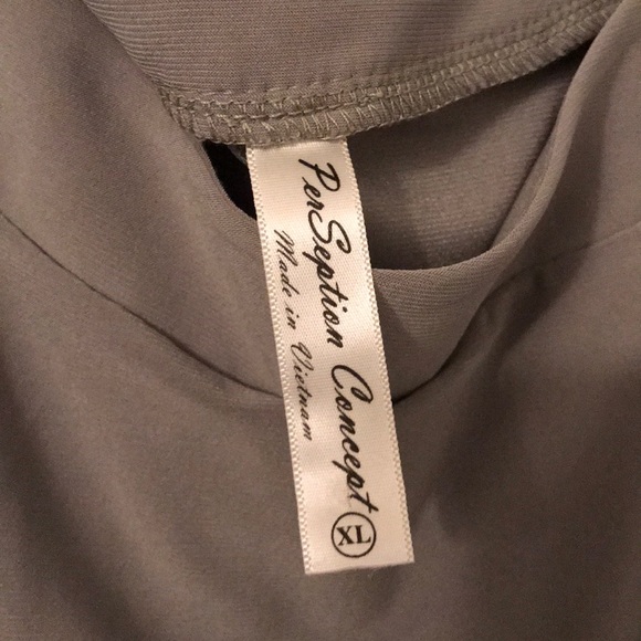 Green blouse - Picture 4 of 5